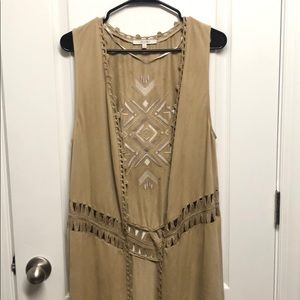 Miss me no sleeve sweeper